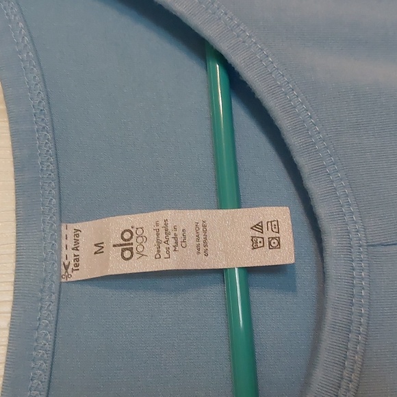 ALO Yoga Cover Cropped Tank Top - Picture 4 of 6